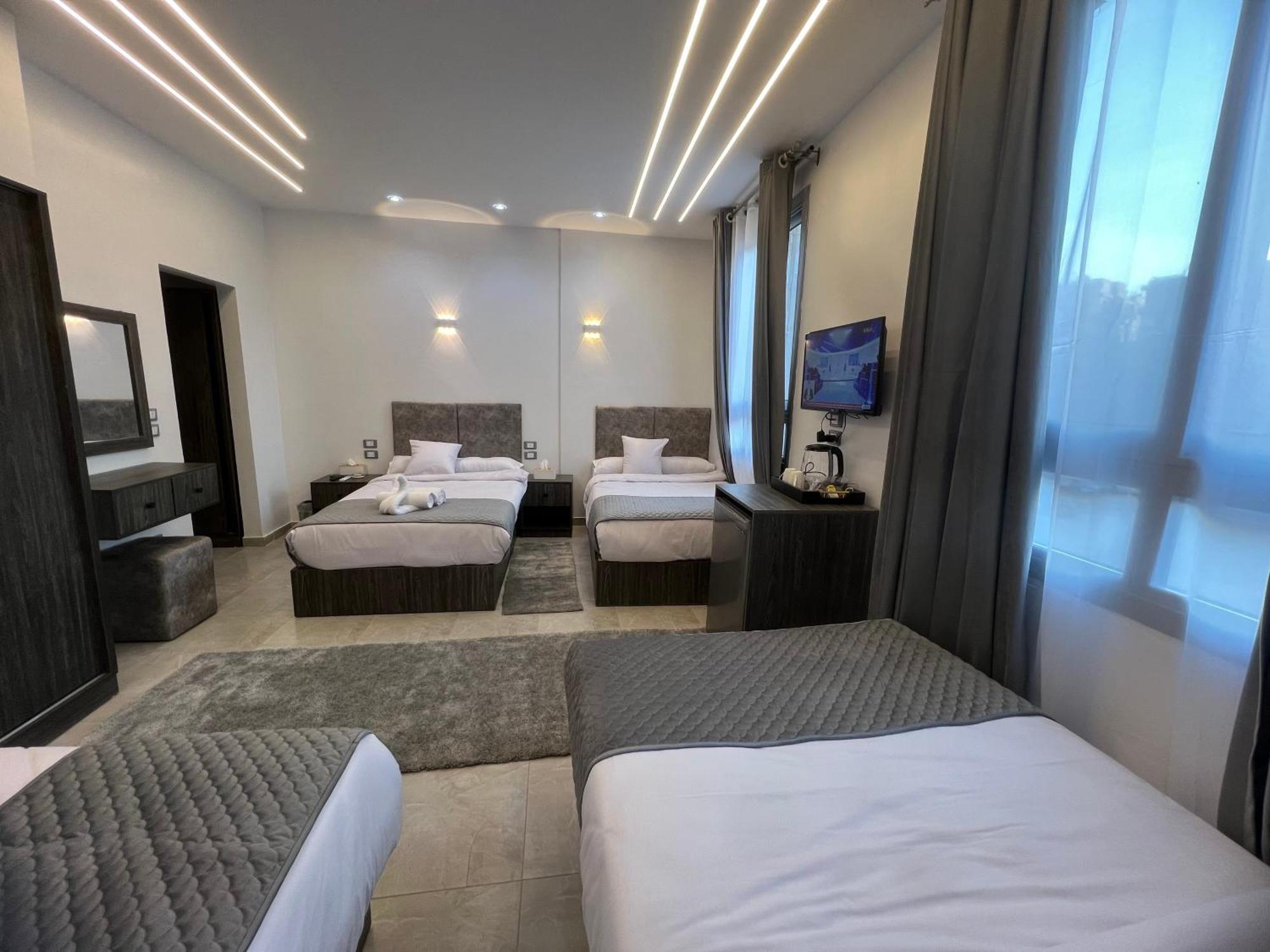 Hotel Capital 3*